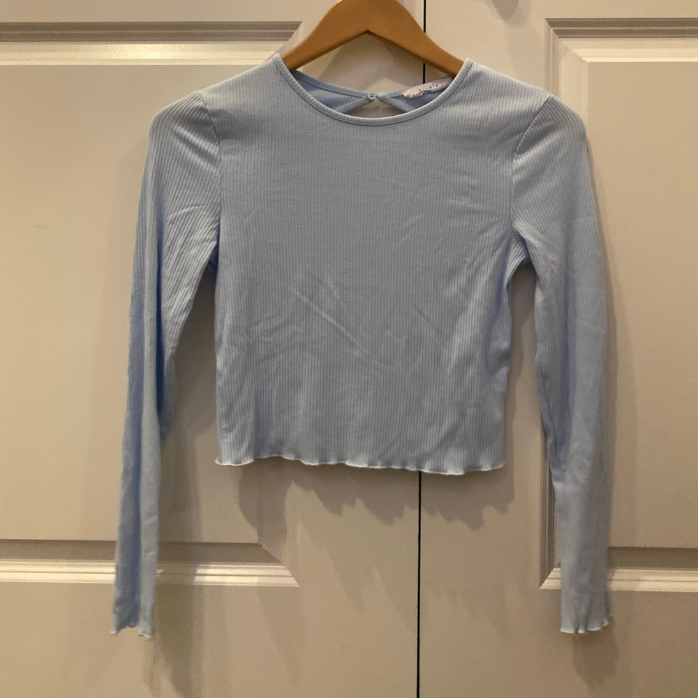 Cute blue long sleeve with cutout